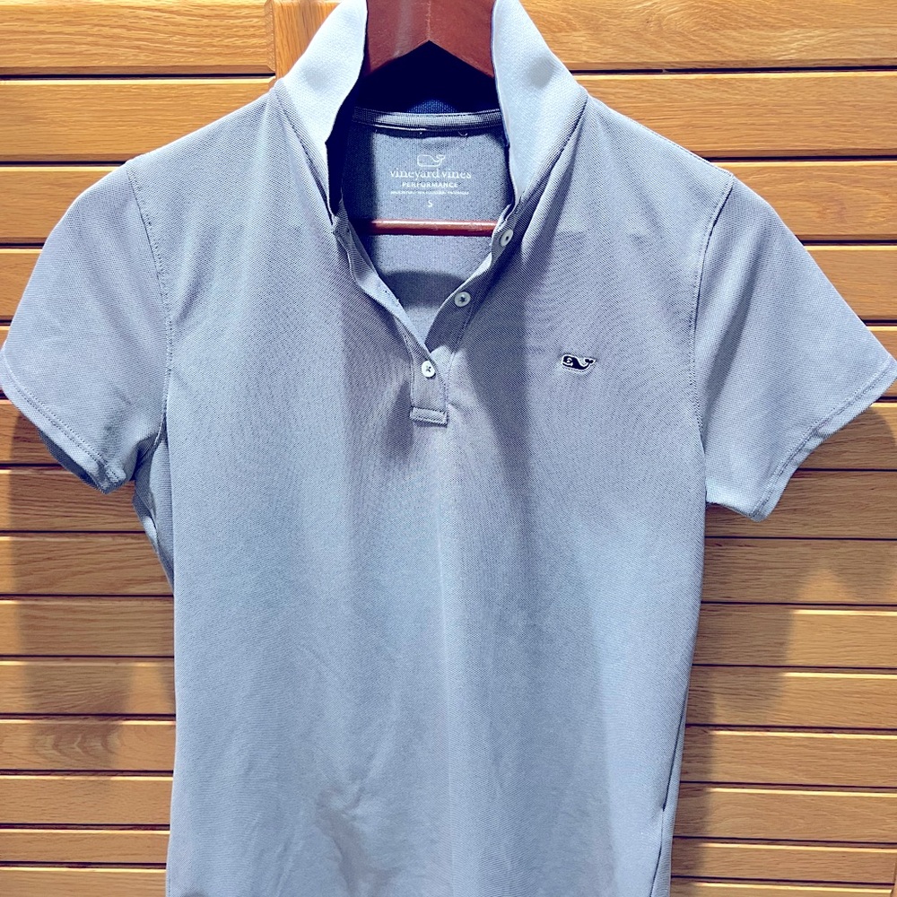 Women’s Vineyard Vines golf shirt